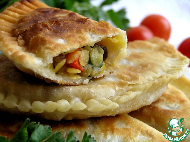 Pasties with yellow lentils and mushrooms