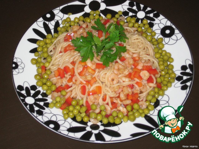 Warm salad of rice noodles and shrimp