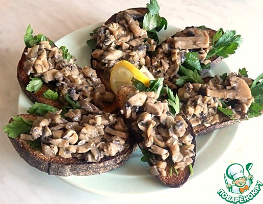 Eateries garlic croutons with mushrooms