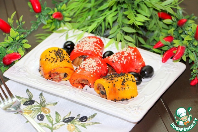 Baked pepper stuffed with eggplant