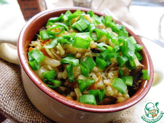 Lean lazy cabbage rolls with dried mushrooms