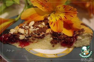 Cherry pie, chocolate strasheim and almonds