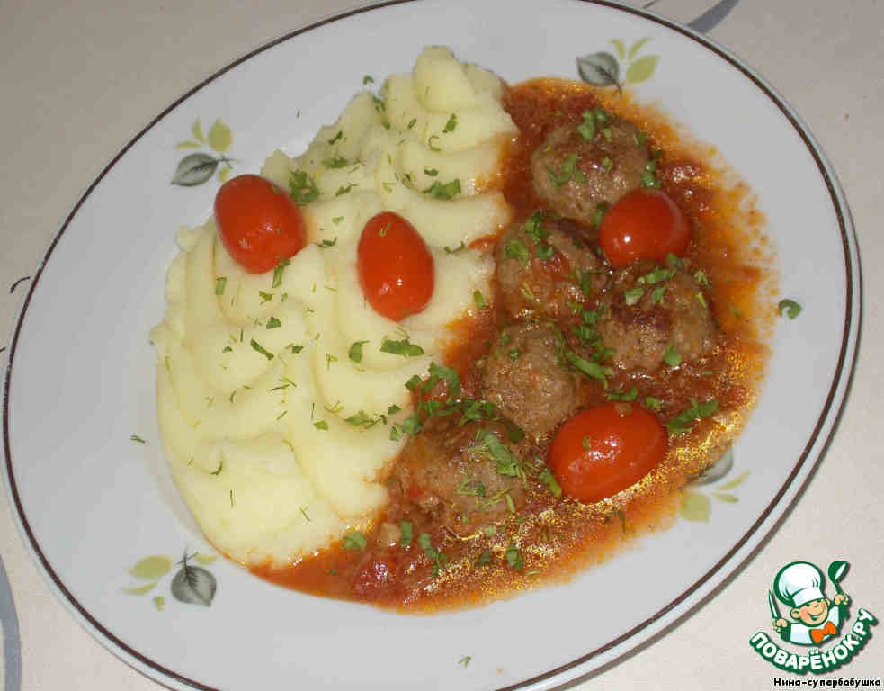 Beef meatballs with cherry tomatoes