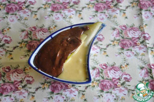 Tender pear in chocolate