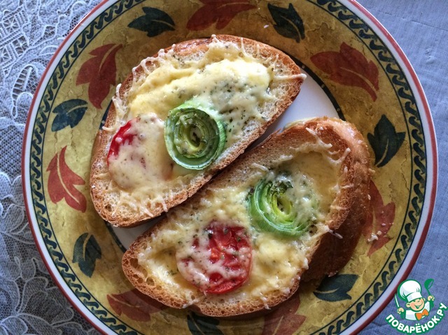 Fried eggs in bread