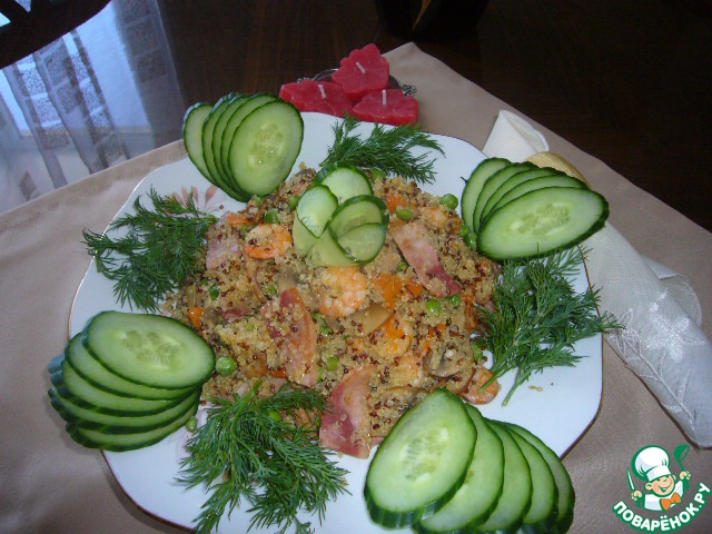 Quinoa with ham and shrimp