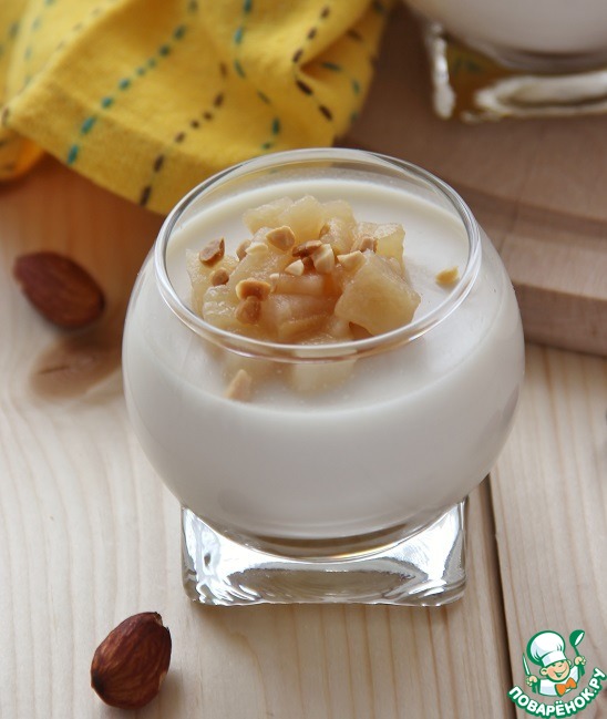 Almond Panna cotta with pear