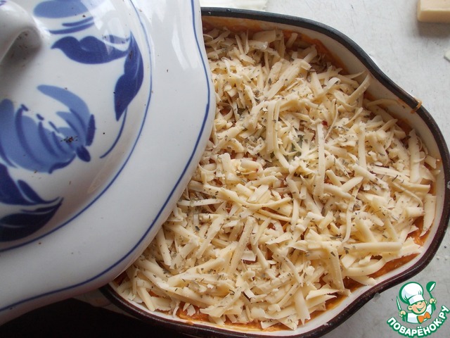 Cabbage casserole with meat and cheese