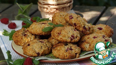 Oatmeal cookies with cream cheese and currants