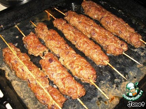 Kyufta in Egypt in the oven with grill function