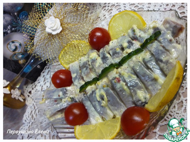 Пряная селедочка в айвовом соусе