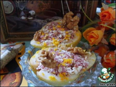 Pears stuffed with cheese and beef