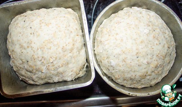 Oatmeal bread with pimentos