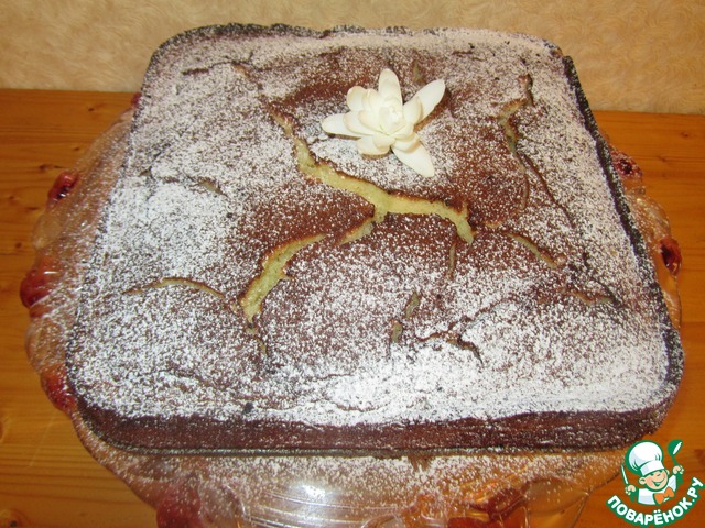 Cake with caramelized pear
