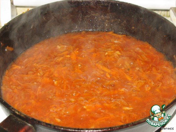 Lazy dumplings in tomato-vegetable filling