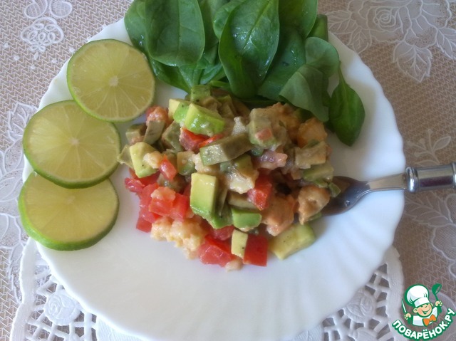 Салат из авокадо с креветками