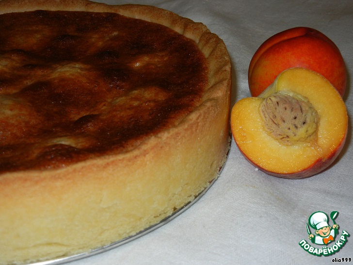 Peach pie with almond Frangipane