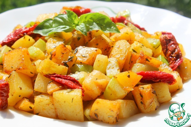 Fried potatoes with zucchini