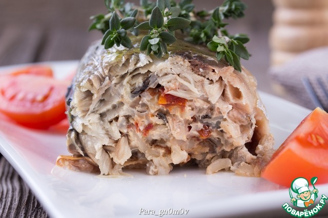 Mackerel with rice, mushrooms and sun-dried tomatoes