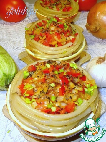 Nests of noodles under vegetable coat