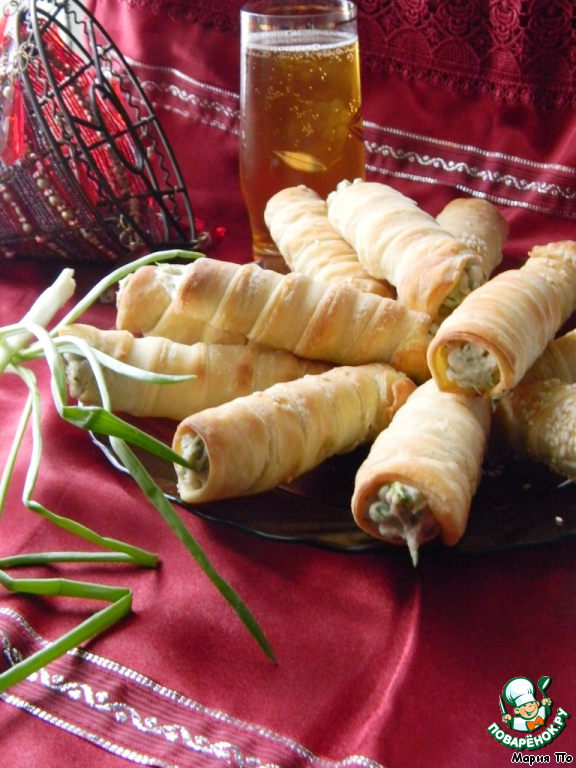 Puff pastry rolls with herring weight