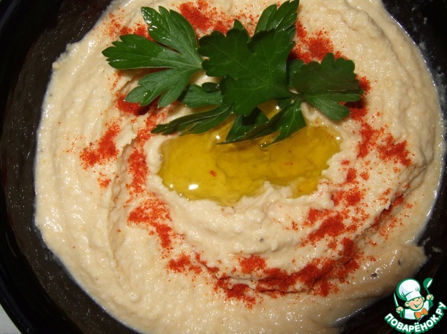 Garbanzo bean salad or hummus economical