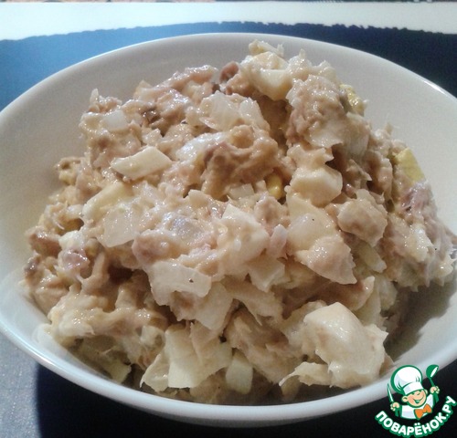 Salad with smoked fish