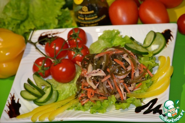 Spicy seaweed with squid