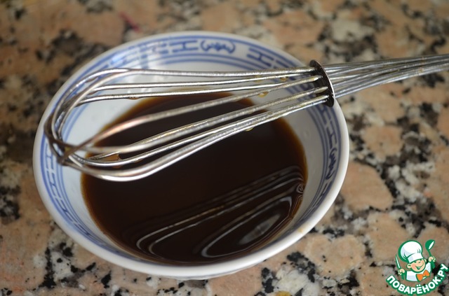 Салат с рокфором и карамелизованной грушей