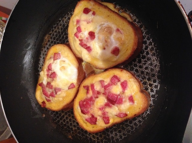 Hot crispy sandwiches 