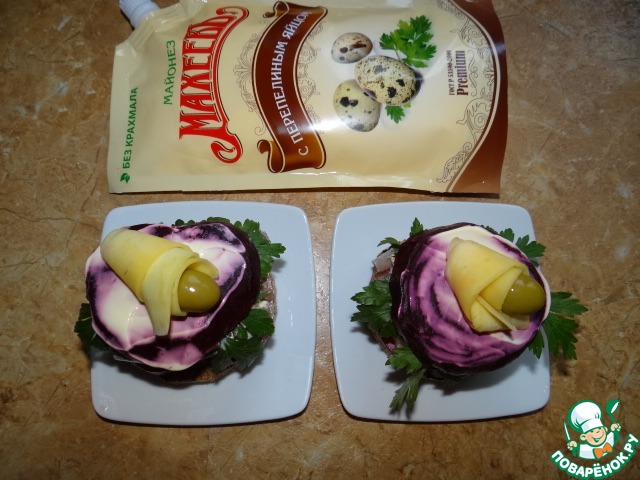 Сельдь закусочная с овощами на хлебце