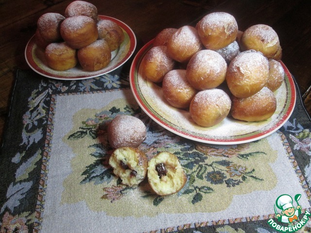 Custard donuts