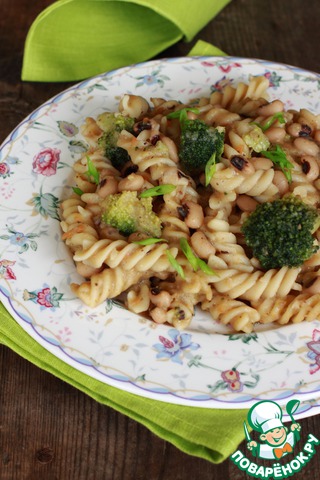 Pasta with beans and broccoli