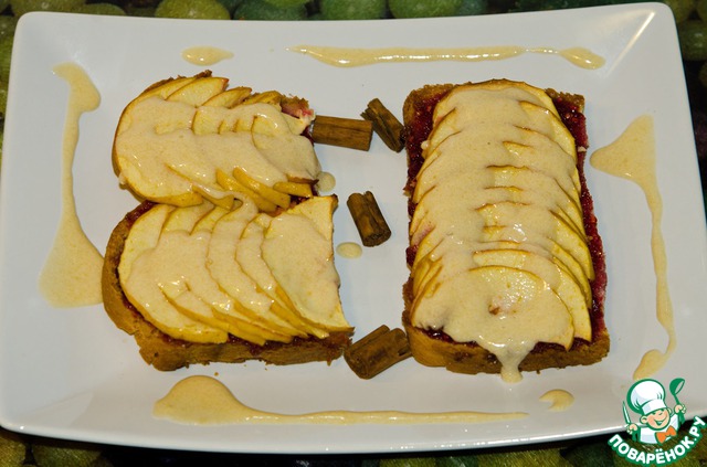 Apple-raspberry dessert with egg cream