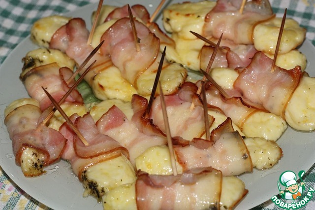 Халуми в беконе