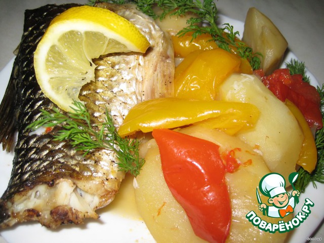 Baked fish with vegetables 