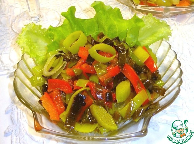 Лук-порей с красным перцем