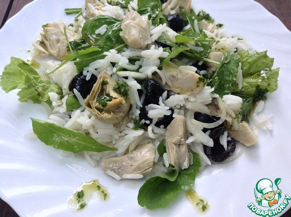 Salad with rice and artichokes