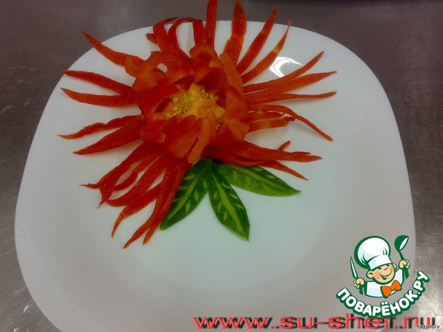 Flower pepper garnish