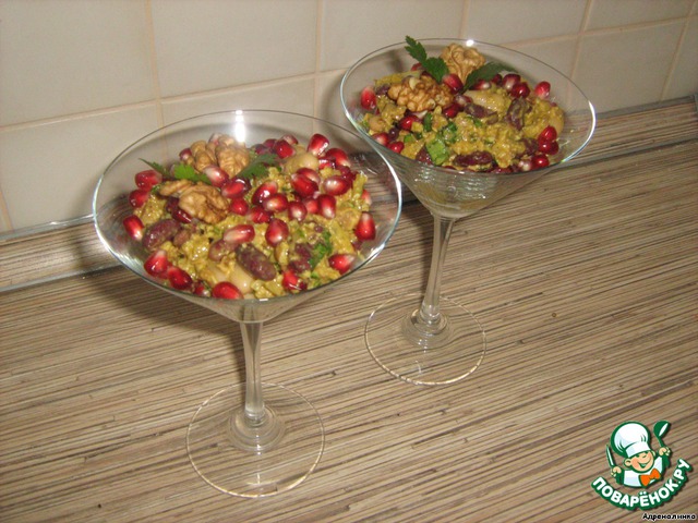 Beans with walnuts and pomegranate