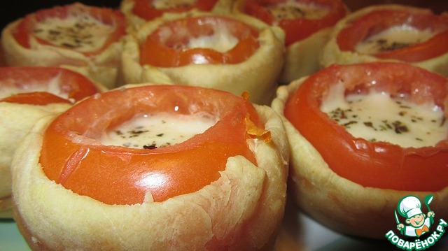 Фаршированные помидоры в тесте для пиццы