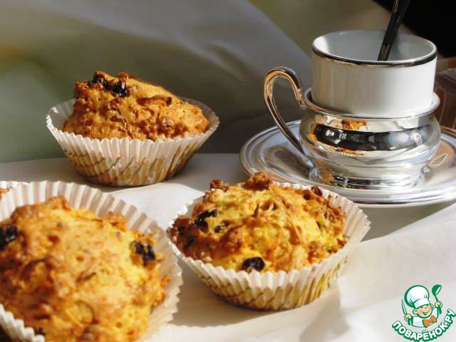 Vegetable muffins with carrots and raisins