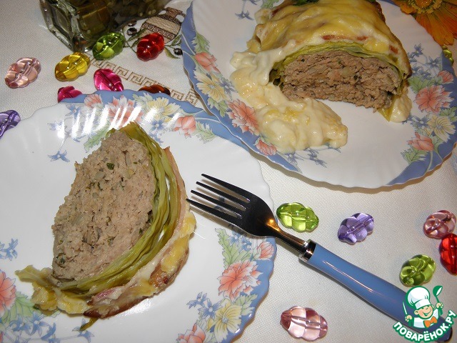 Meatloaf with cheese sauce 