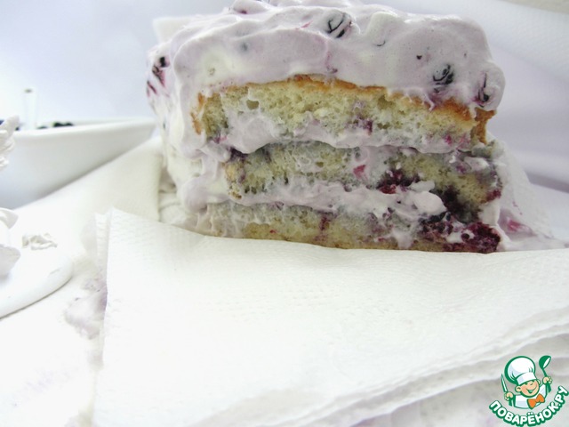 Angel cake with blueberries