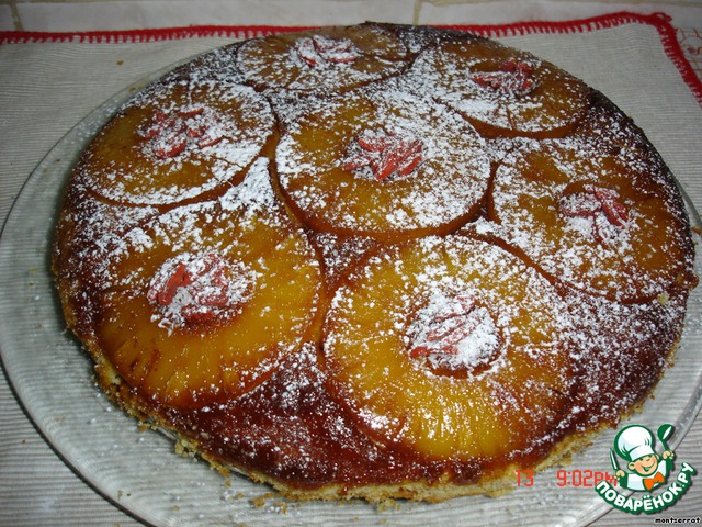 Pineapple cake with caramel