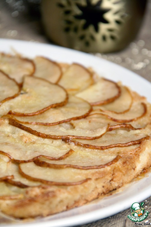 Tart with pears and honey caramel