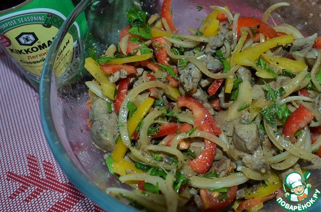Spicy liver salad with vegetables