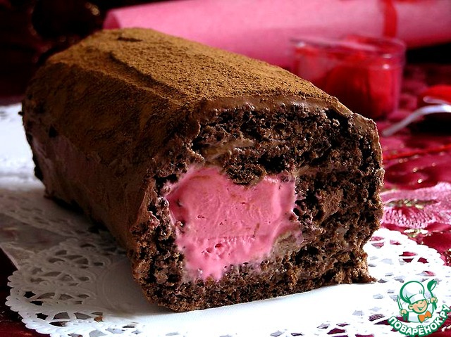 Chocolate sponge roulade 