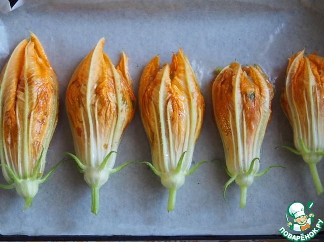 Фаршированные цветы кабачков