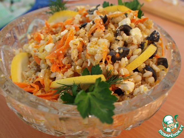 Salad with barley porridge